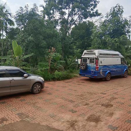 Kalidasa Tree House And Villa, Wayanad Chegat Exterior photo